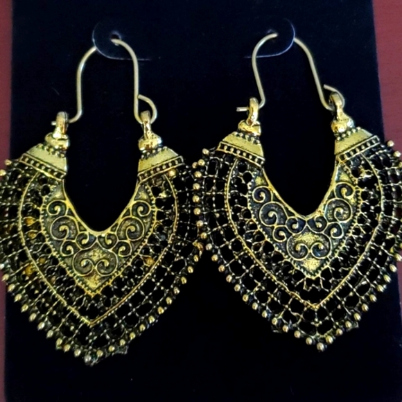 New beautiful gold fan shape gold tone earrings ap